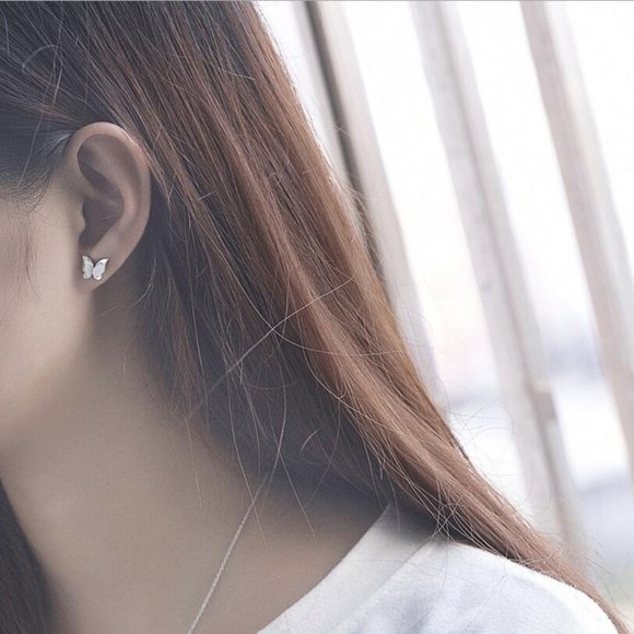 NEW 925 Sterling Silver Butterfly Stud Earrings - Picture 7 of 8